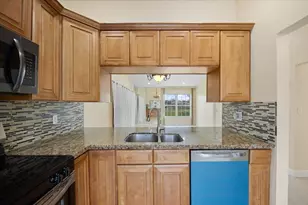 5540 S Lakewood Cir Circle S, Margate, FL 33063 - Photo 12