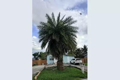 208 NW Avenue H Place, Belle Glade, FL 33430 - Photo 1