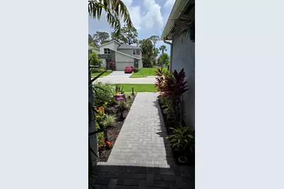 6668 Pointe Of Woods Drive, West Palm Beach, FL 33413 - Photo 10