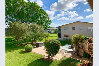 123 Canterbury E, West Palm Beach, FL 33417 - Photo 2