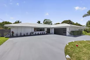 8111 W Lake Dr, Lake Clarke Shores, FL 33406 - Photo 4