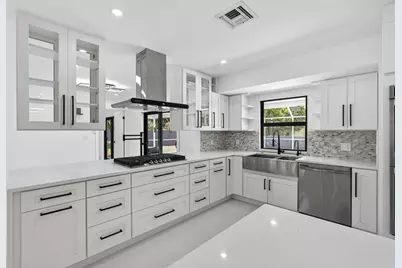 8111 W Lake Drive, Lake Clarke Shores, FL 33406 - Photo 18
