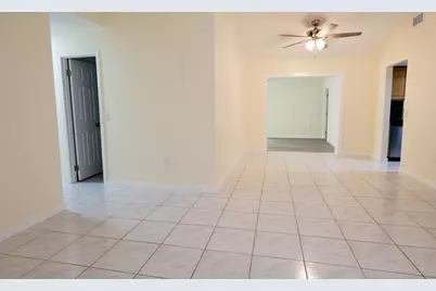 11500 NW 35th Place, Sunrise, FL 33323 - Photo 4