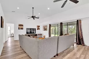 362 SE Crosspoint Dr, Port Saint Lucie, FL 34983 - Photo 6