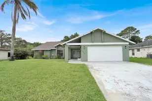 362 SE Crosspoint Dr, Port Saint Lucie, FL 34983 - Photo 2