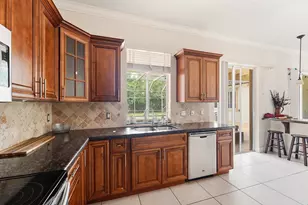 10710 NW 54th Pl, Coral Springs, FL 33076 - Photo 10