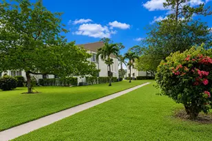 303 Knotty Pine Cir, Greenacres, FL 33463 - Photo 20