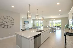 10205 SW Pervenche Ln, Port Saint Lucie, FL 34987 - Photo 4
