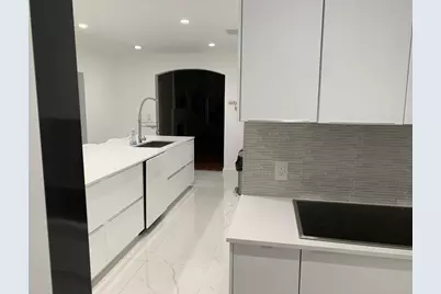 9007 NE 10th Avenue NE, Miami, FL 33138 - Photo 6