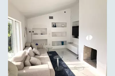 9007 NE 10th Avenue NE, Miami, FL 33138 - Photo 18