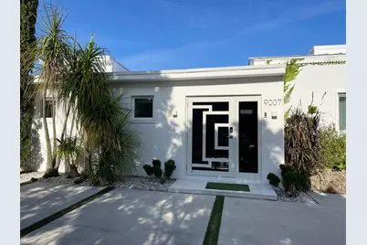 9007 NE 10th Avenue NE, Miami, FL 33138 - Photo 4