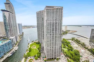 77 SE 5th St, Miami, FL 33131 - Photo 2