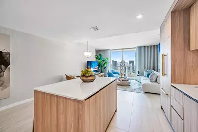 77 SE 5th Street #2210, Miami, FL 33131 - Photo 32