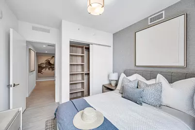 77 SE 5th Street #2210, Miami, FL 33131 - Photo 18