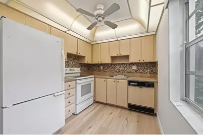 442 Normandy J, Delray Beach, FL 33484 - Photo 12