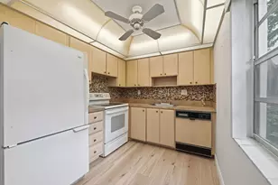 442 Normandy J, Delray Beach, FL 33484 - Photo 12