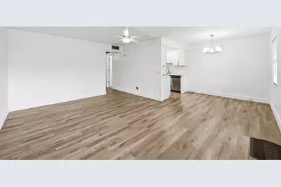 1043 Cornwall C, Boca Raton, FL 33434 - Photo 4