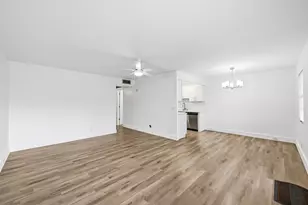1043 Cornwall C, Boca Raton, FL 33434 - Photo 4