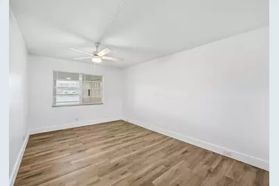 1043 Cornwall C, Boca Raton, FL 33434 - Photo 16