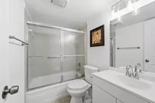 1043 Cornwall C, Boca Raton, FL 33434 - Photo 18