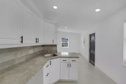 812 NE 4th Avenue, Pompano Beach, FL 33060 - Photo 24