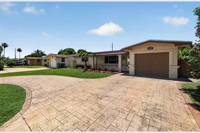 8580 NW 12th Street, Pembroke Pines, FL 33024 - Photo 2