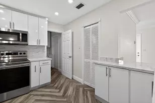 8580 NW 12th St, Pembroke Pines, FL 33024 - Photo 16