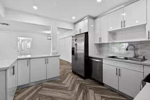 8580 NW 12th St, Pembroke Pines, FL 33024 - Photo 14