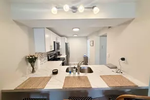 11 Royal Palm Way, Boca Raton, FL 33432 - Photo 2