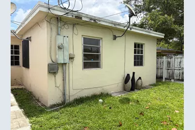 706 Glenn Parkway, Hollywood, FL 33021 - Photo 2