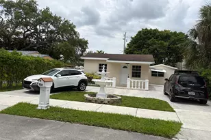 706 Glenn Pkwy, Hollywood, FL 33021 - Photo 1
