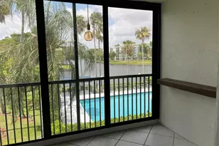 2220 N Cypress Bend Dr, Pompano Beach, FL 33069 - Photo 18