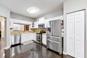 8279 Via Leonessa Dr, Boca Raton, FL 33433 - Photo 12