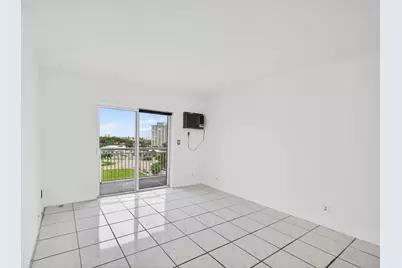 720 Orton Avenue #704, Fort Lauderdale, FL 33304 - Photo 14
