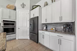 941 SW Sea Green St, Palm City, FL 34990 - Photo 16