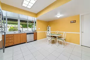 10578 NW 3 St, Plantation, FL 33324 - Photo 8