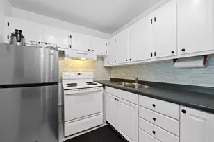 170 Canterbury H, West Palm Beach, FL 33417 - Photo 2