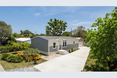 1757 N 12th Ct Court N, Lake Worth Beach, FL 33460 - Photo 2