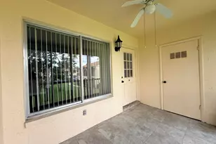 318 Knotty Pine Cir, Greenacres, FL 33463 - Photo 16