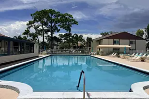 318 Knotty Pine Cir, Greenacres, FL 33463 - Photo 18