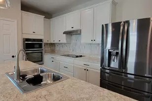 5355 NW Pine Trail Cir, Port Saint Lucie, FL 34983 - Photo 2