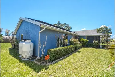 465 SE Asbury Lane, Port Saint Lucie, FL 34983 - Photo 6