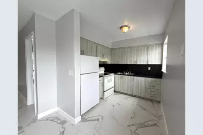 915 NE 8th Street #202, Hallandale Beach, FL 33009 - Photo 4
