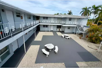915 NE 8th Street #202, Hallandale Beach, FL 33009 - Photo 2