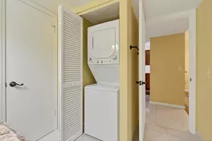 10155 Mangrove Dr, Boynton Beach, FL 33437 - Photo 12