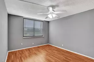 9460 Poinciana Pl, Davie, FL 33324 - Photo 12