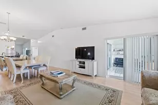 8128 Summerbreeze Ln, Boca Raton, FL 33496 - Photo 8