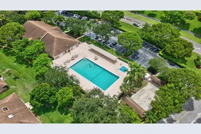 8128 Summerbreeze Lane, Boca Raton, FL 33496 - Photo 32