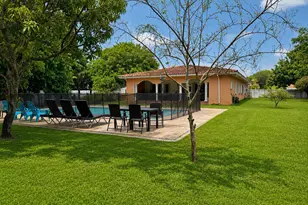 150 NE 146th Street NE, Miami, FL 33161 - Photo 10