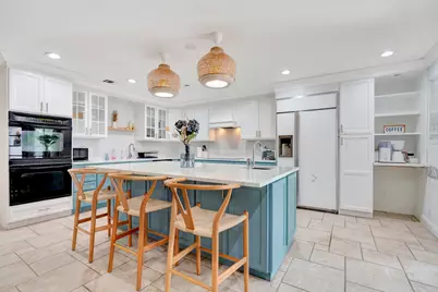 2436 Holly Lane NE, Palm Beach Gardens, FL 33410 - Photo 14